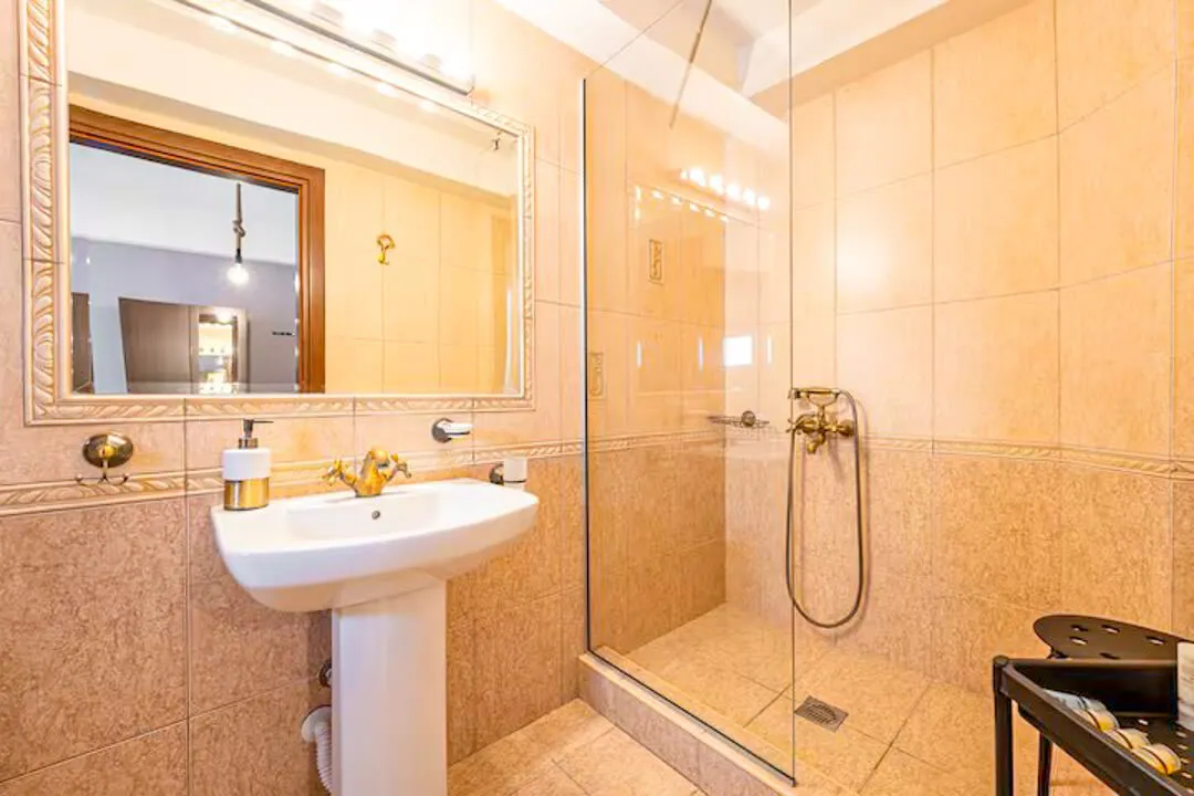 pegasus hotel bathroom